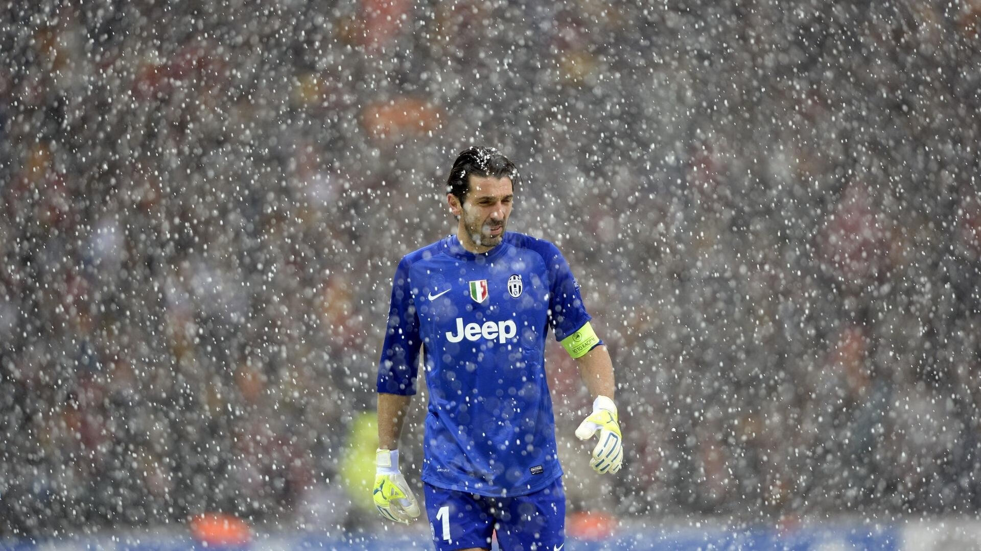 九游体育-曼联引发争议！，德罗巴官方宣布战术调整新规全场沸腾不已