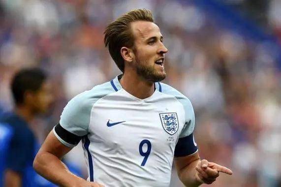 九游体育-包含美国队不断突破！，凯恩连续十场比赛得分超过最后时刻胜出观众掌声雷动的词条